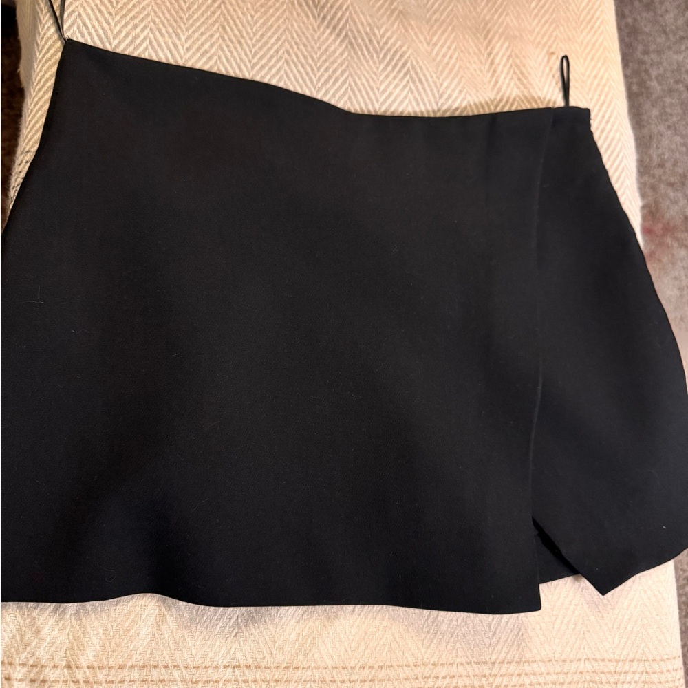 Zara - Black Skort